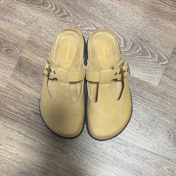 Dream Pairs Tan T-Strap Clogs with Buckle - Picture 2 of 2